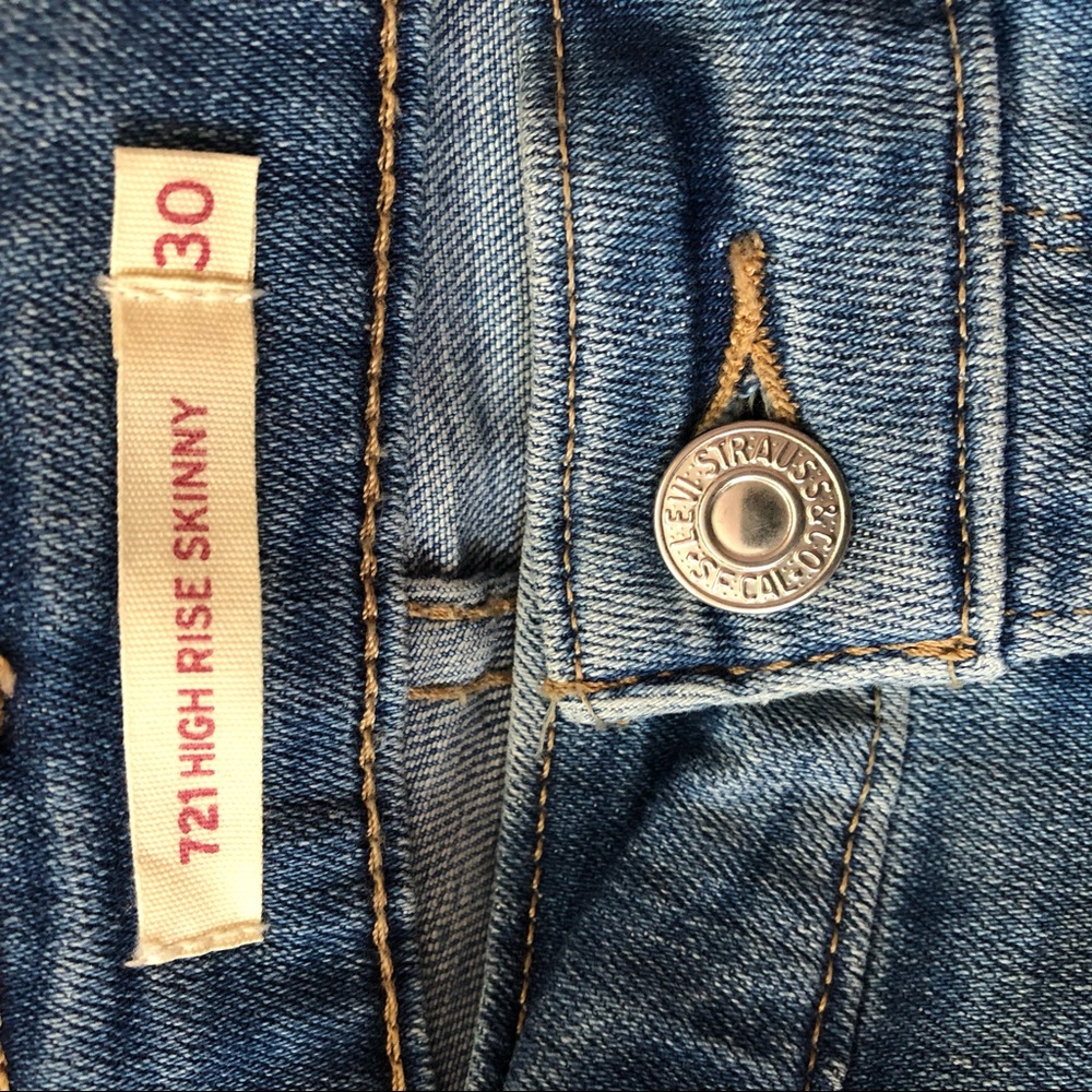 Levi’s Blue Ripped Jeans - Picture 8 of 8